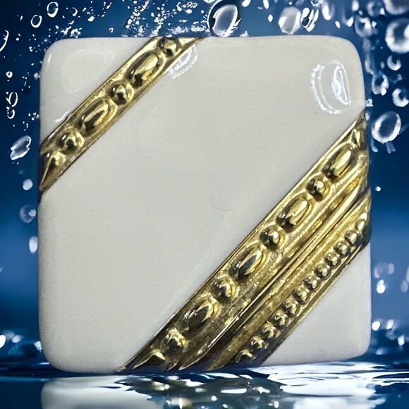 Vintage 80’s Givenchy Gold Tone Cream Beige Enamel Clip Earrings - Picture 2 of 11